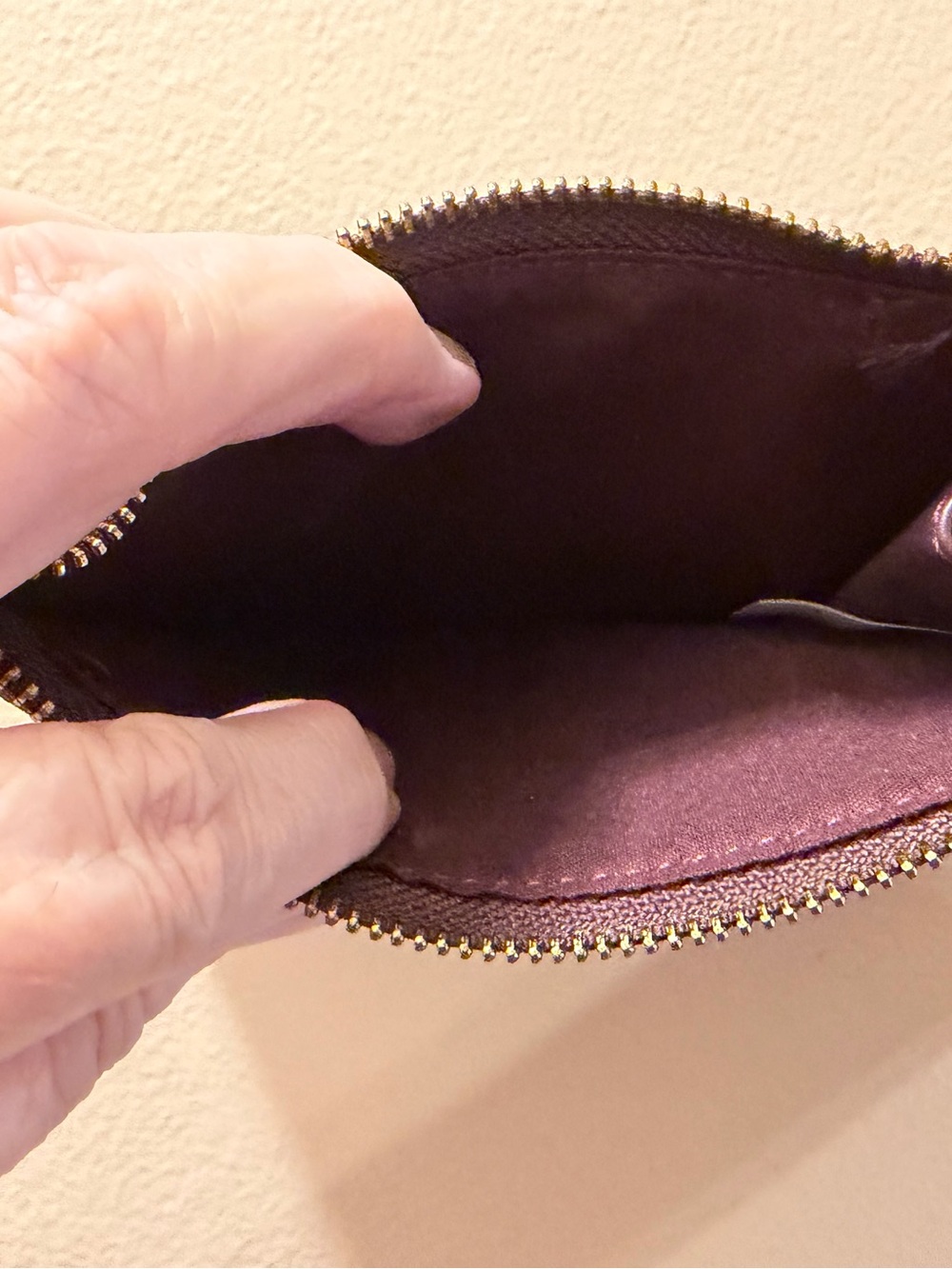 House of Harlow Suede Shoulder Bag in Deep Plum and matching cardholder wallet - Picture 10 of 14